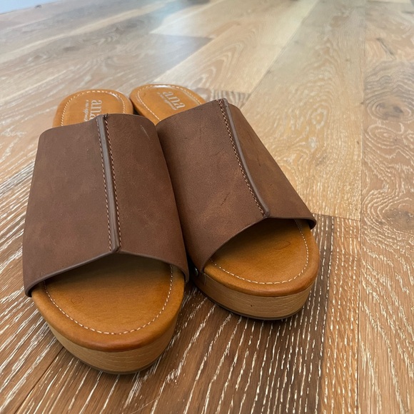 Ana Elissa Cognac Clog Sandals Shoes Women's Size 9 - Picture 9 of 11